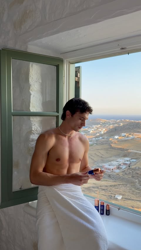 Instagram post by @teo.guerrieri for Augustinus Bader. Caption reads: @augustinusbader🧘 @karlaotto #gifted.
