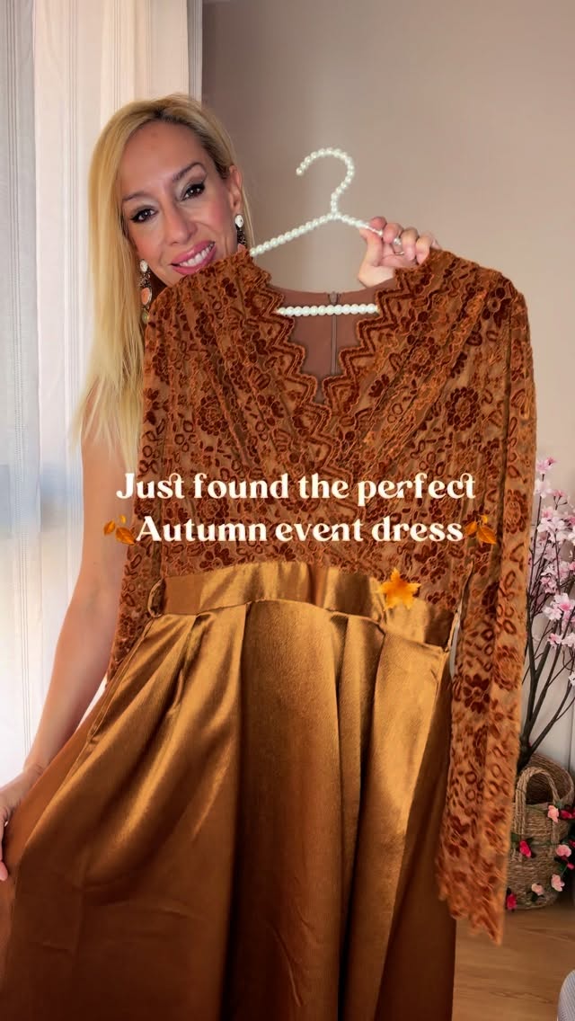 Instagram post by @helenwearsit for Chicwish. Caption reads: 🤎🍂He encontrado el vestido perfecto para un....
