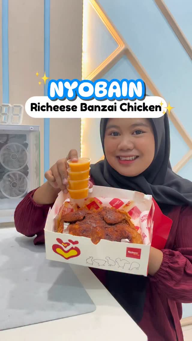 Instagram post by @ivanazulkha for Gojek Indonesia. Caption reads: Udah nyobain varian baru richeese belum gaiss??....