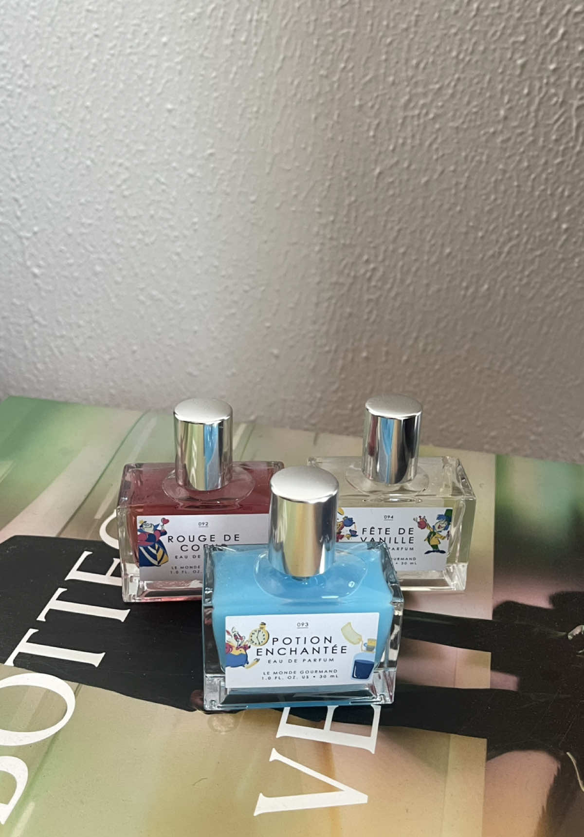 TikTok post by @jesycu for Le Monde Gourmand. Caption reads: [...] in Wonderland but make it scent 🍡 @Le Monde....