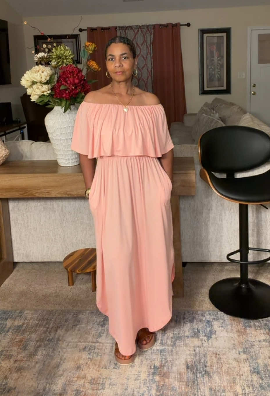 TikTok post by @mimi.24.7 for AUSELILY. Caption reads: [...] off shoulder maxi dress with pockets.....