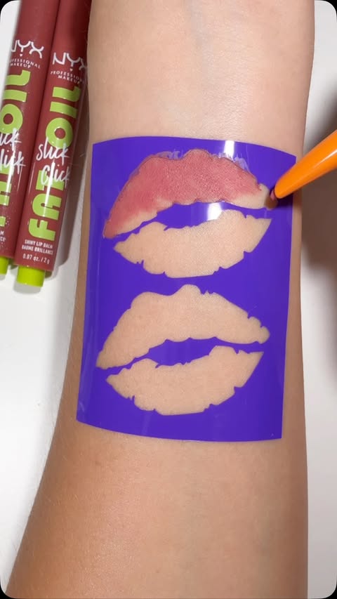 Instagram post by an influencer for NYX Professional Makeup UK. Caption reads: @nyxcosmetics_uk slick clicks and duck liners 😍....