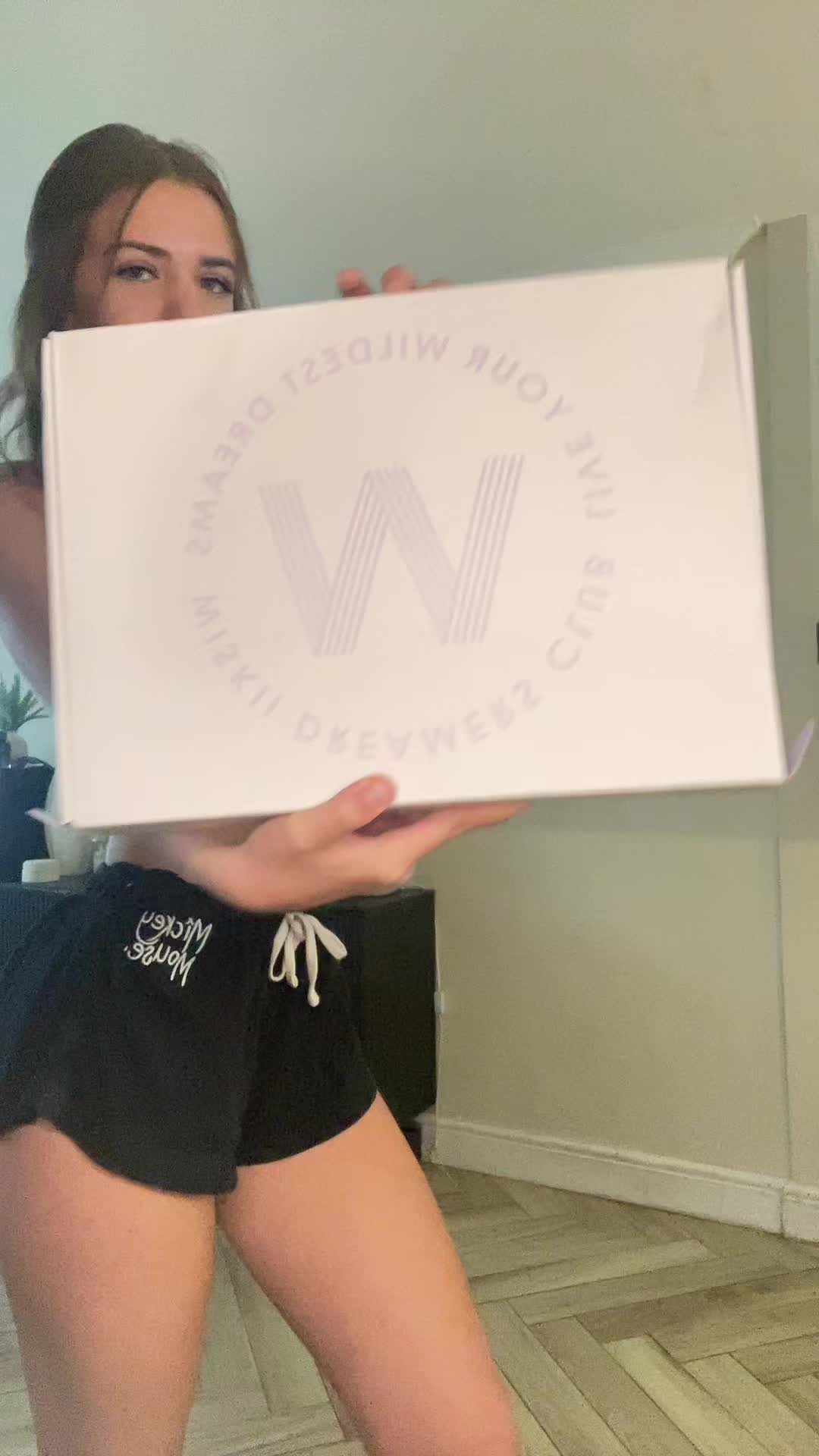 TikTok post by @lexibarringtonx for Wiskii Active. Caption reads: @WISKII ACTIVE perfect gym set 😍🤍 #fyp #gymset....