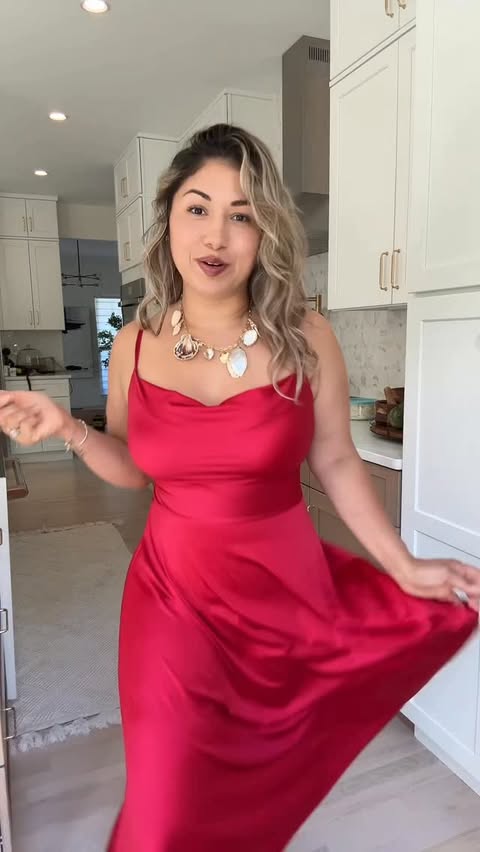 Instagram post by @momish.co_ for Popilush. Caption reads: Favorite Shapewear dresses #Shapeweardress....