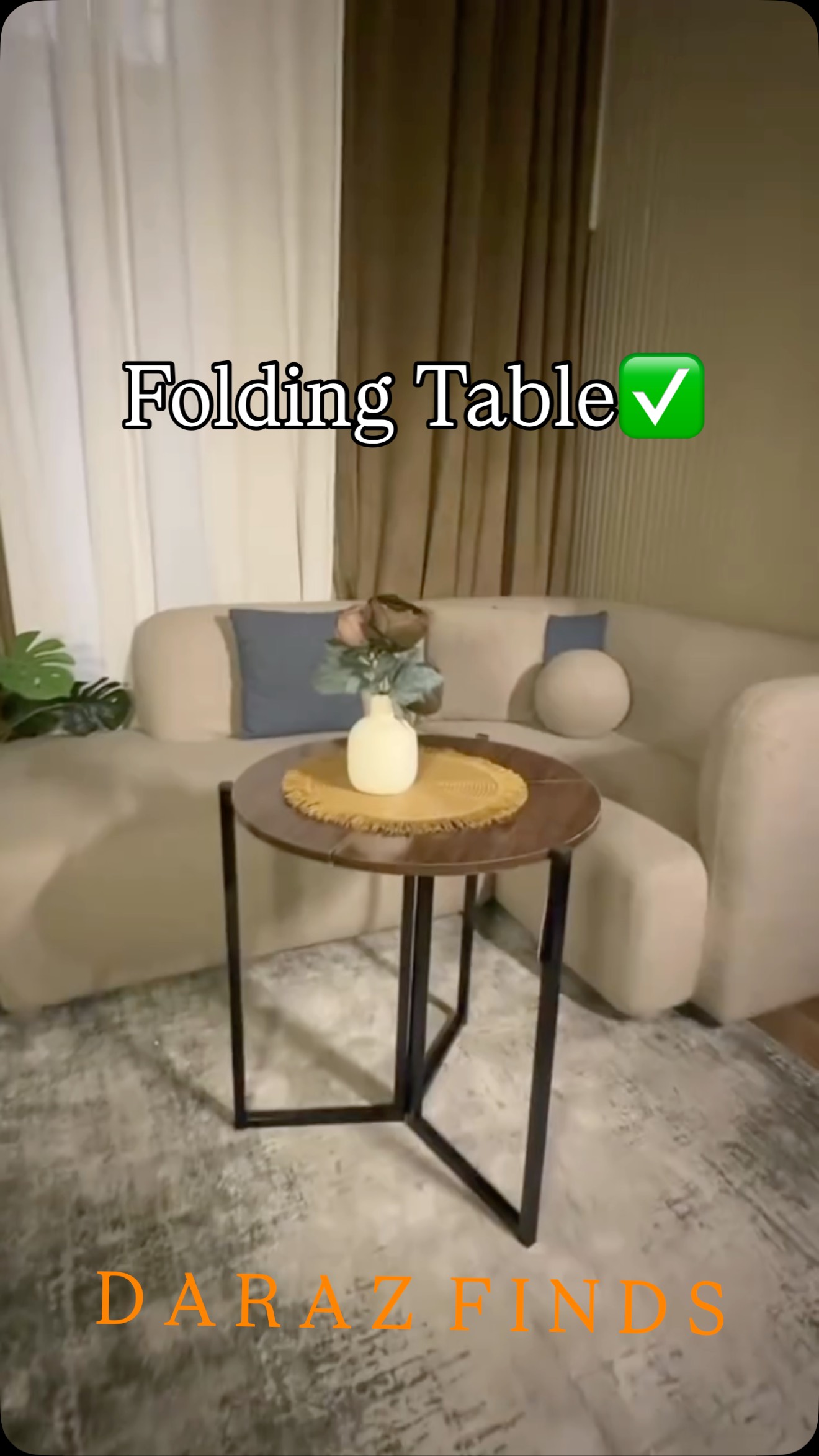 Instagram post by @rafia_khokhar for Daraz. Caption reads: Bara e zabardast table hai. Link in my stories....