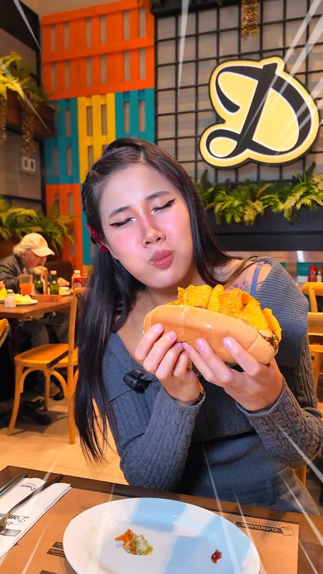 Instagram post by @shinipan_ for Doritos. Caption reads: Crunchy, salado, dulce, quesosooo 😮‍💨 Sólo para....