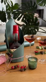 Instagram post by @stevenfingar for Maker’s Mark. Caption reads: #AD21 Have you been naughty or nice this year? 🎁....