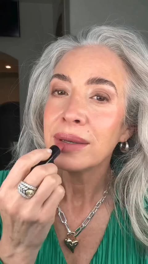 Instagram post by @silverliberation for Laura Geller Beauty. Caption reads: [...] discount today only. XOXO, V 🌸....