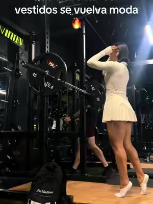TikTok post by @pachitafitness for MASKERT. Caption reads: Que entrenar en vestidos sea moda 🔥 @MASKERT GIRL....