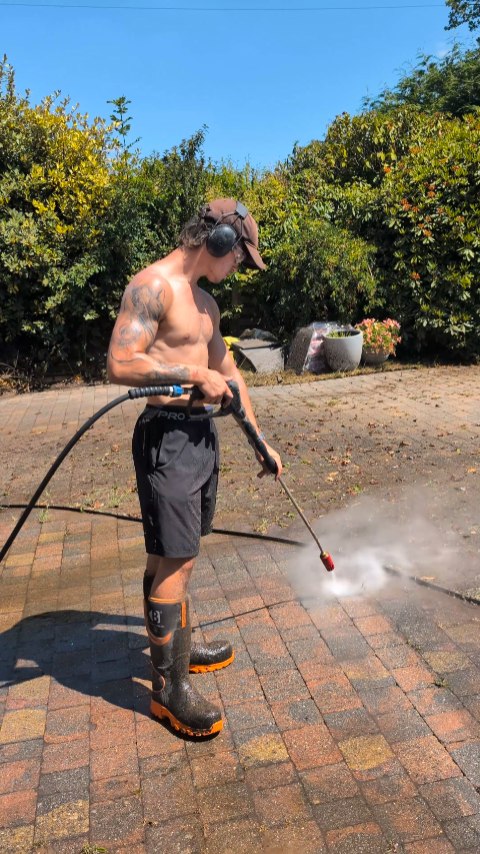 Instagram post by @smoutspressurewashing for Moasure. Caption reads: How would you do this? 🤔 @moasure....