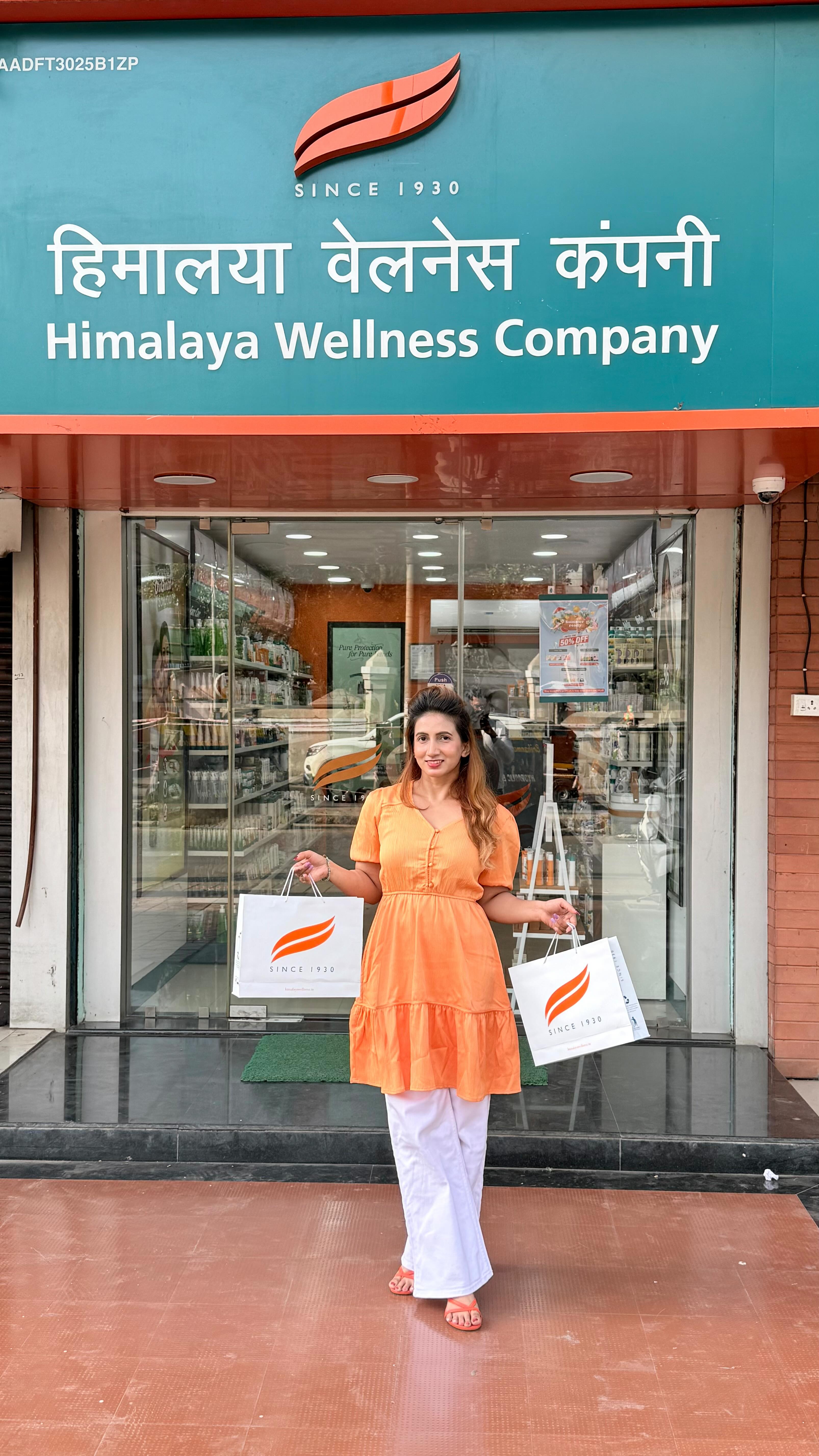 Instagram post by @anjurisinha for Himalaya Wellness. Caption reads: #Ad Got something special for my mom this Mother’s....