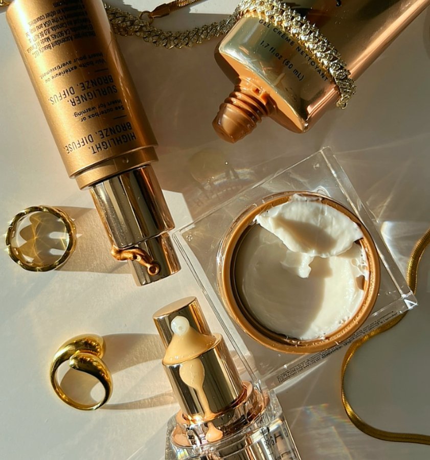 Instagram post by @__karen_blanco__ for JLO BEAUTY. Caption reads: #jlobeautypartner 🌟The @jlobeauty Daily Glow....