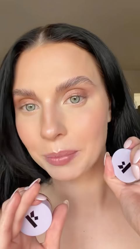 Instagram post by @sylviavanhoeven for Kulfi Beauty. Caption reads: [...] 🤩👏 @kulfi.beauty #easyeyeshadow....