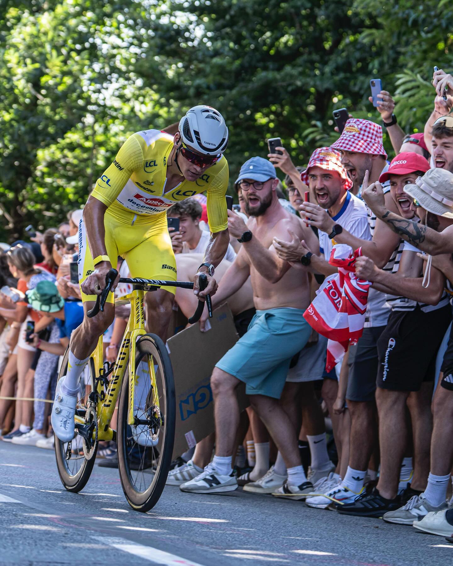 Instagram post by @alpecindeceuninck for Oakley. Caption reads: @letourdefrance madness on the Mûr-de-Bretagne!....