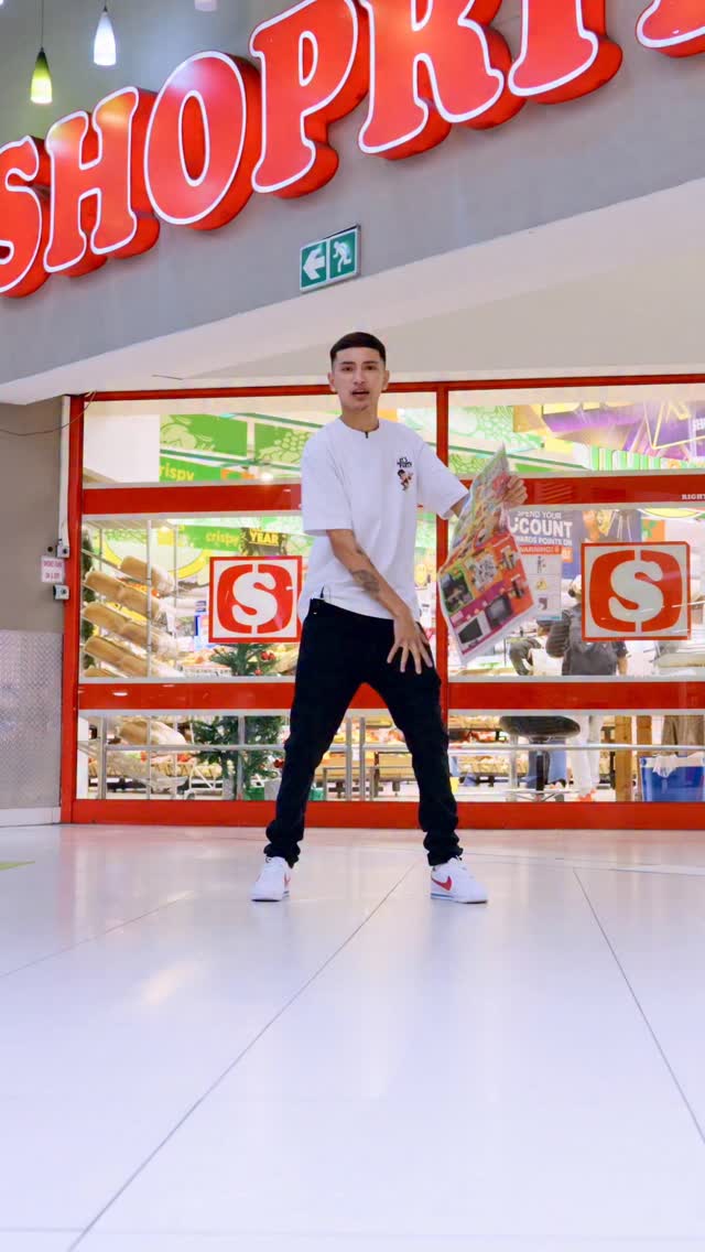 Instagram post by @daiyabrahams for Shoprite SA. Caption reads: It’s time for Rand A Rama week with @shopritesa 🎉....