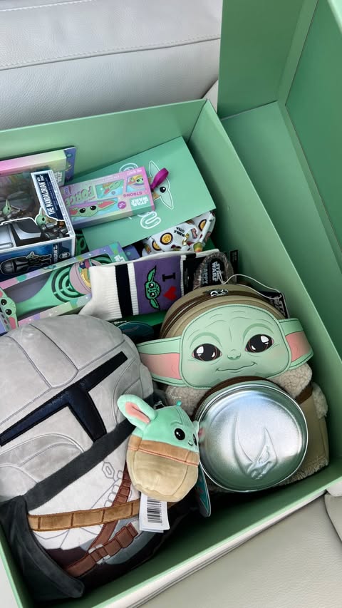 Instagram post by @ramon.daniel for Disney. Caption reads: [...] for the Grogu gifts! 💚 Products from:....