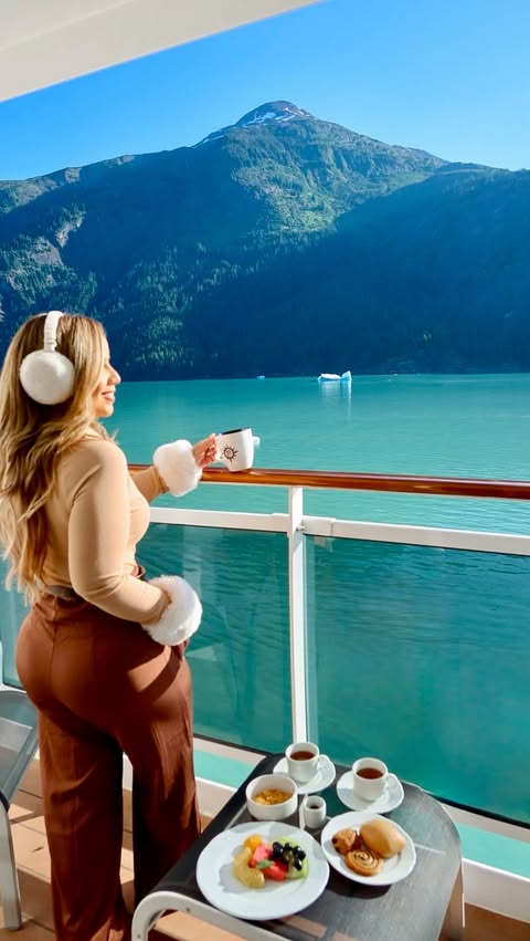 Instagram post by @glamvacayinsider for MSC Cruises. Caption reads: It’s Glacier Day on your @msccruises.us Alaska....