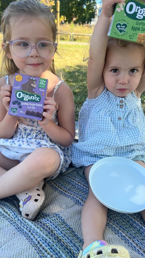 Instagram post by an influencer for GIFTA UK. Caption reads: 🧺😊 a picnic at the park with our favourite....