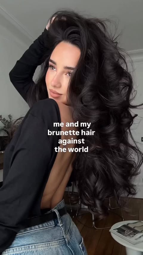 Instagram post by an influencer for Jean Louis David. Caption reads: [...] in my brunette era!!!! @jeanlouisdavidfr 🖤....