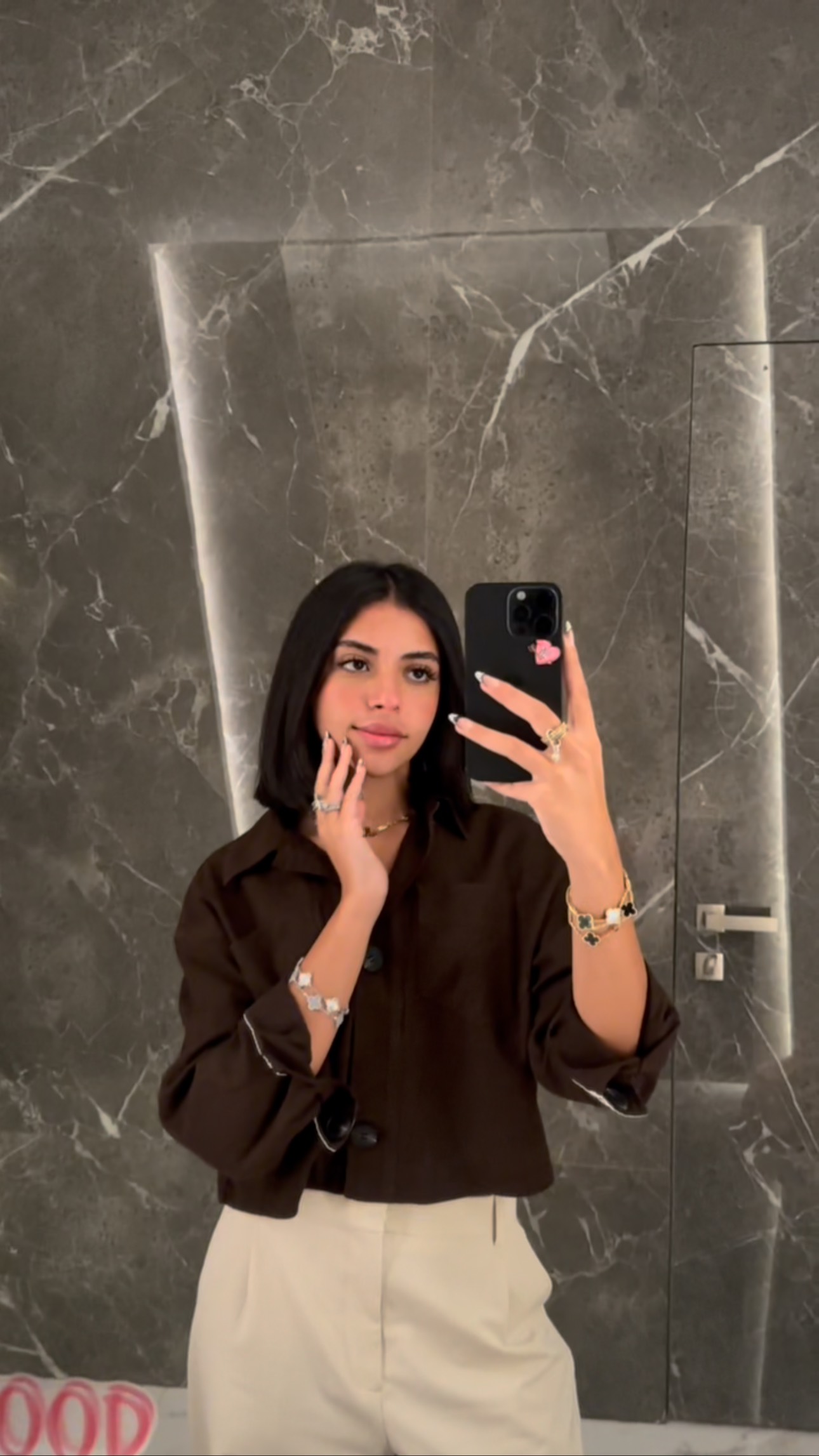 Instagram post by @gl.o.rious for DKNY. Caption reads: [...] the watch that matches every moment..
@dkny....