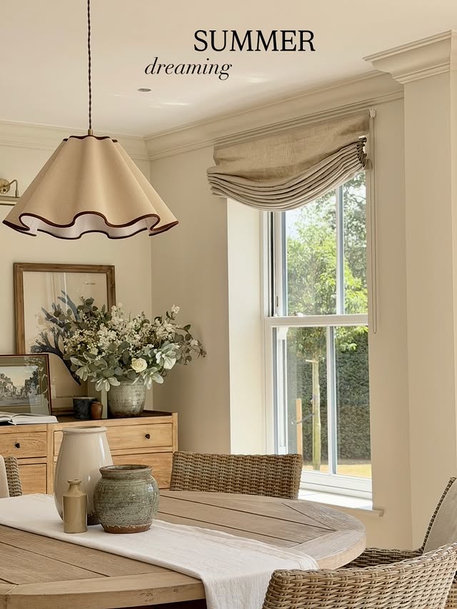 Instagram post by @lvb.home for Blinds 2go. Caption reads: [...] It’s the Linen Hopsack fabric from....