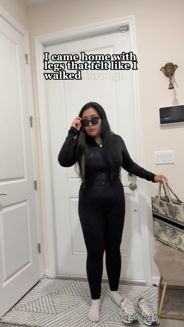 Instagram post by @aya_from_miami for Nekteck. Caption reads: [...] this is my kind of therapy. 🖤 The Nekteck....