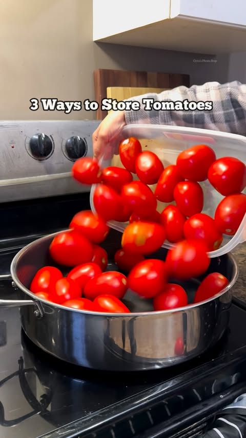 Instagram post by @cyras.photo.stop for HexClad. Caption reads: 3 ways to Freeze Tomatoes 

This is how I store....