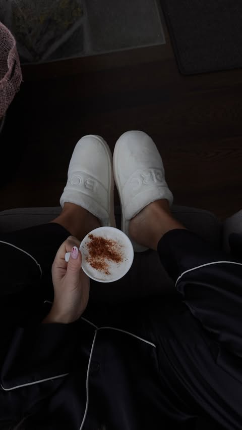 Instagram post by @mariiawos for Mvst Select. Caption reads: [...] in style with my silver sidekick @mvstselect....