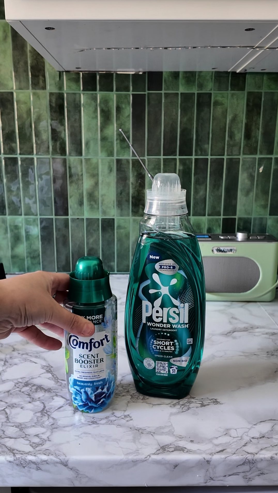 Instagram post by @cleanqueenchloe for Comfort UK & Ireland. Caption reads: ad No more last-minute laundry stress! @persiluk....
