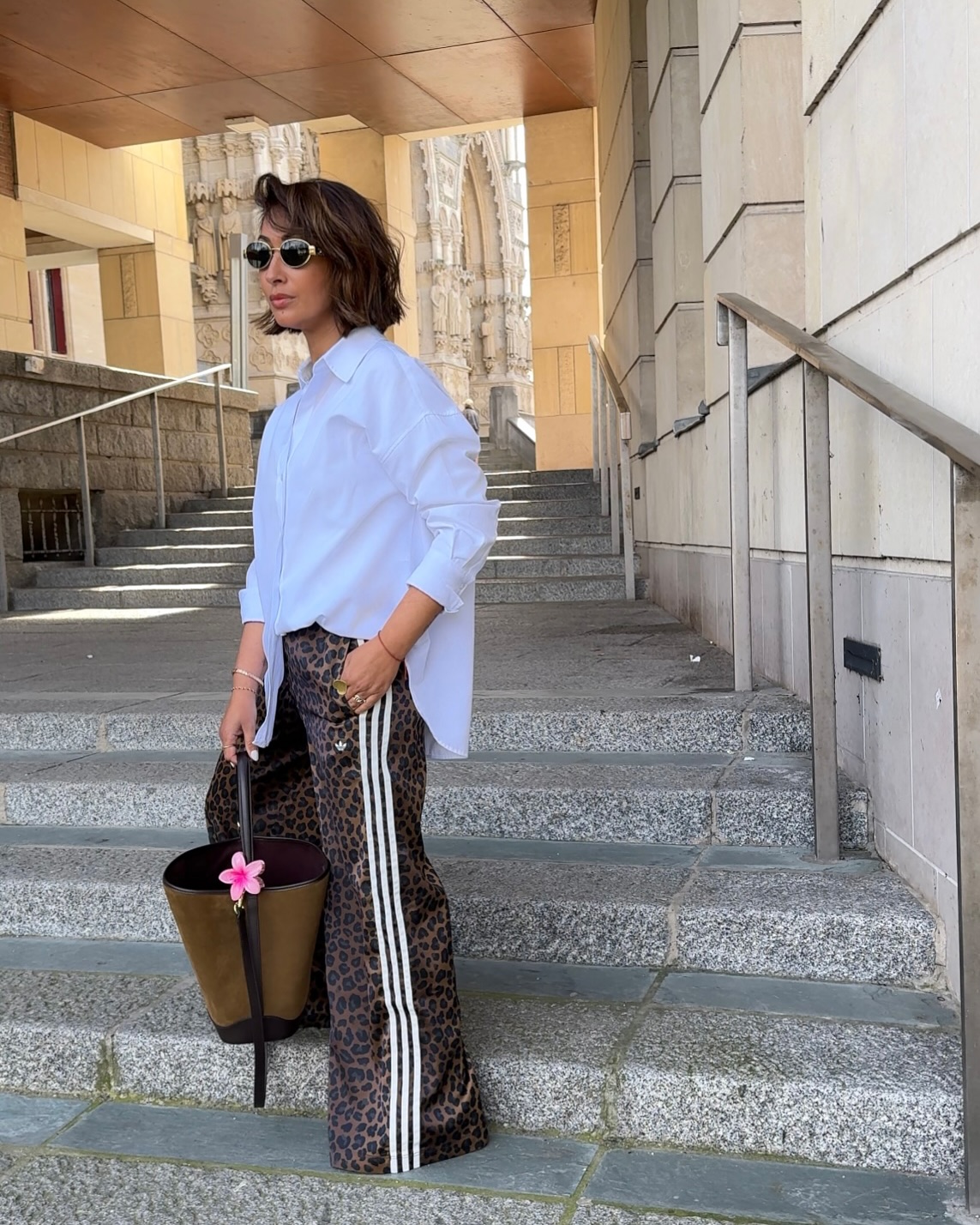 Instagram post by @ilhamette_ for Fashion Inspiration. Caption reads: Athleisure style. Vous validez le jog leo et ce....