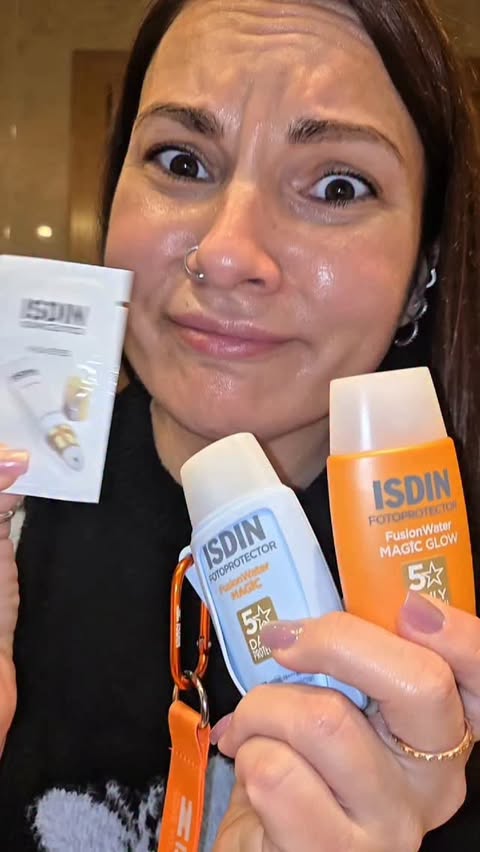 Instagram post by @sweety._.86 for ISDIN. Caption reads: Estas Navidades Regala productos de ISDIN

Fusion....