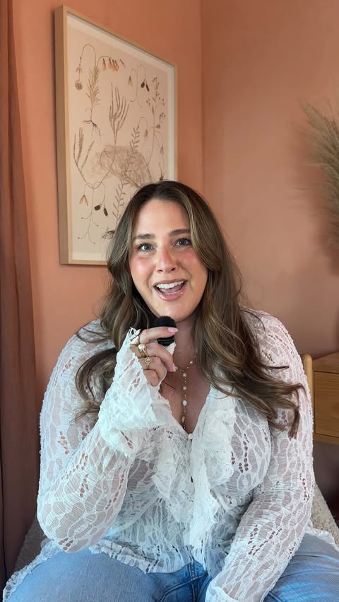 Instagram post by @fittybritttty for Hinge. Caption reads: [...] year old single gal just re-downloaded....