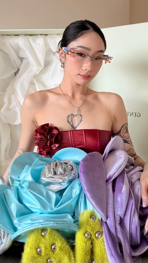 Instagram post by @kacibeh for GENTLE MONSTER. Caption reads: First launch of the year - unbox @gentlemonster....