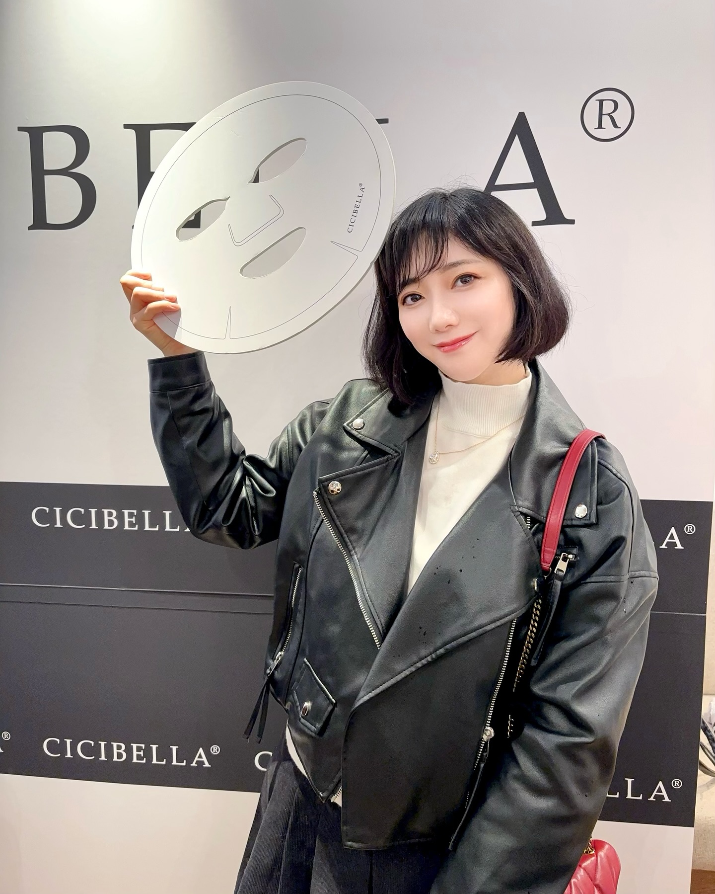 Instagram post by @aimicat424 for CICIBELLA. Caption reads: インフルエンサー万博にご招待いただいたよー🧚‍♀️🎈🎀
・
いろんな企業様とお話しできる
お....