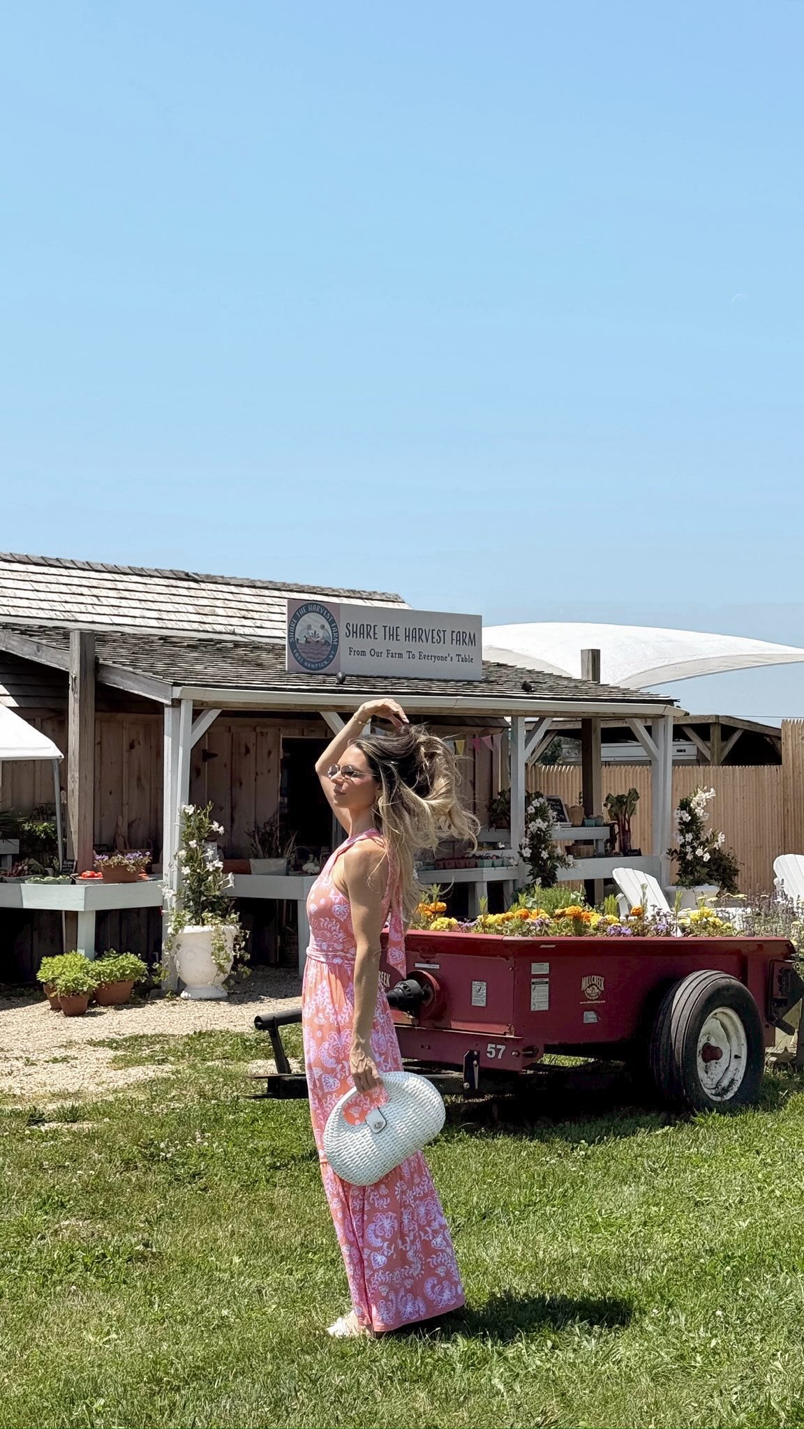 Instagram post by @lindsaysilb for Lilly Pulitzer. Caption reads: A few of my go-to East Hampton recommendations....