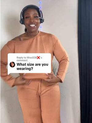 TikTok post by @iam_janicej for OFEEFAN. Caption reads: [...] #giftsforher🎁 #midsize @OFEEFAN.