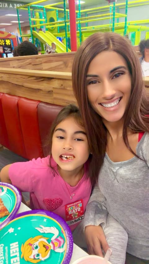 Instagram post by @marebear0525 for Chuck E. Cheese. Caption reads: #fallinginlovewithyou🍁 #miniandme #isabella....
