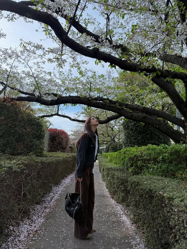 Instagram post by @yuuuuukko_ for Dior. Caption reads: 👜♡ @dior #supportedbydior #diorjoailleri.