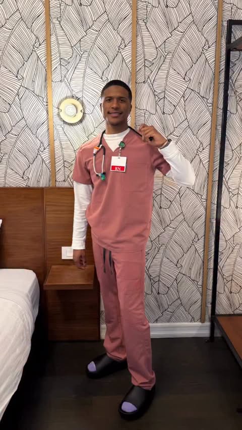 Instagram post by @humblestartwill for OOFOS. Caption reads: My OOFOS OOahh Plus recovery slides have really....
