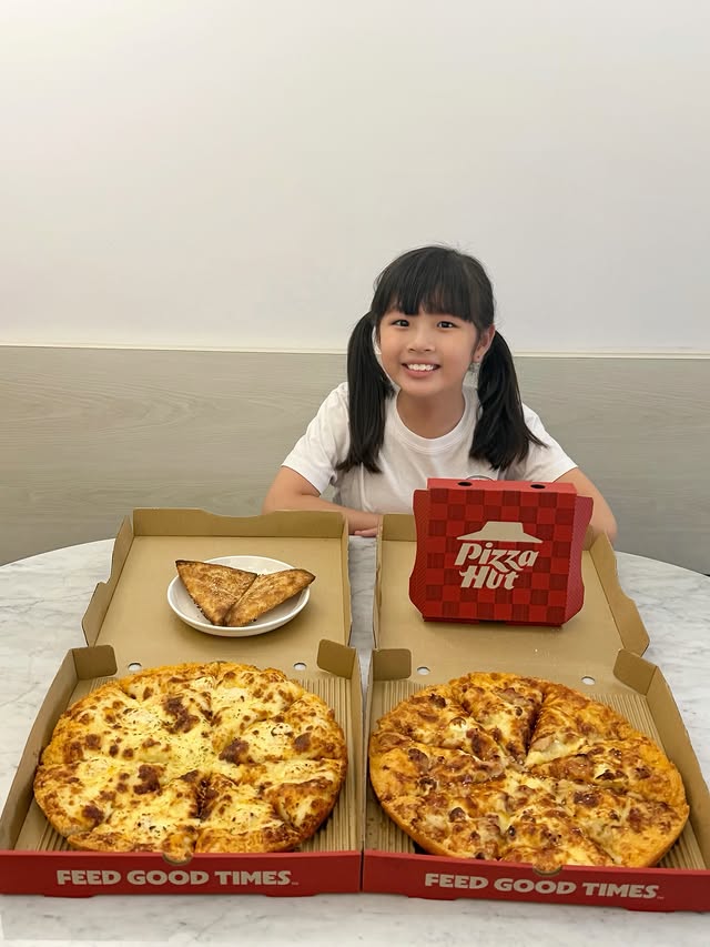 Instagram post by @jjloves86 for Pizza Hut. Caption reads: [...] Get ready for a Seoul-ful feast with....