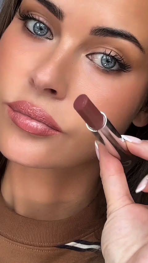 Instagram post by @murielle for CAIA Cosmetics. Caption reads: [...] Testing shades of Cushion Glaze by....