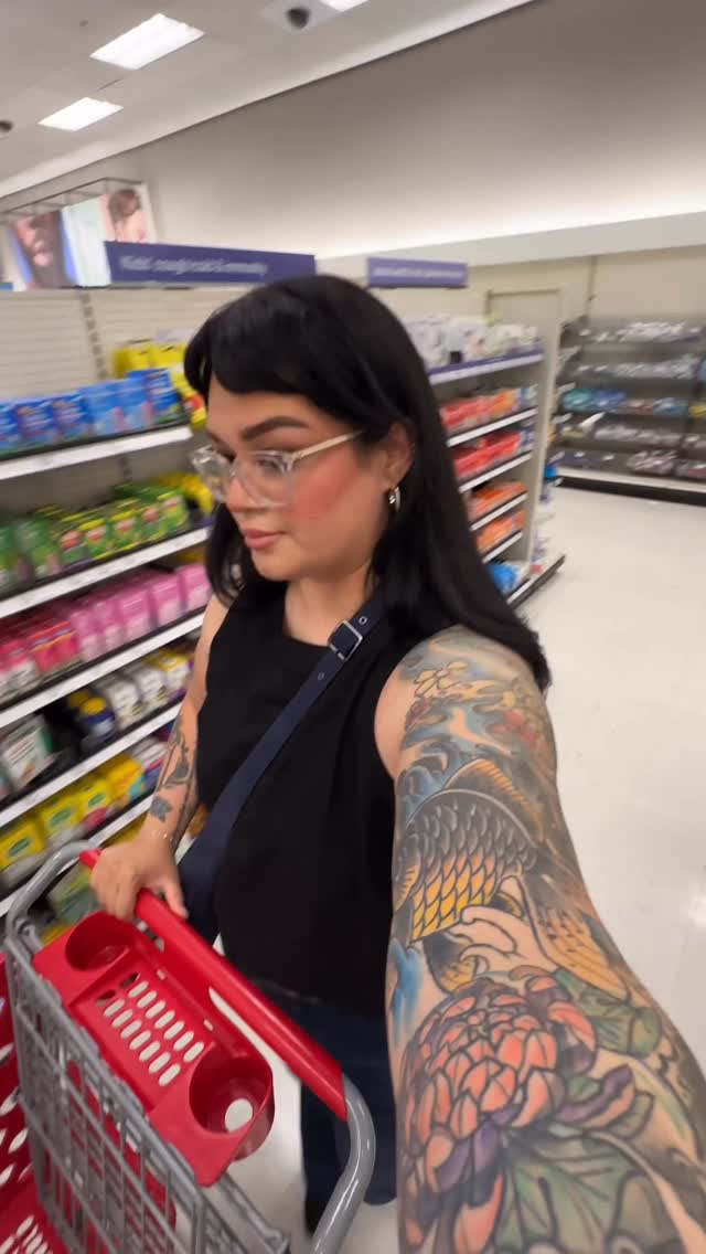 Instagram post by @themamalopez for Hyland's Naturals. Caption reads: @hylandsnaturals has been a staple in my house....