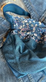 Instagram post by @acoolmomoftwo for Glamorise. Caption reads: Ad| it’s the Jean for me 👖

@glamorisebras 

#ad|....