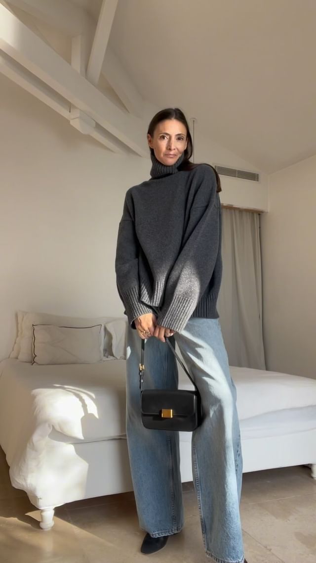 Instagram post by @thebrunein for Soeur. Caption reads: Uniform on repeat. 

Sweater @soeur_paris 
Jeans....