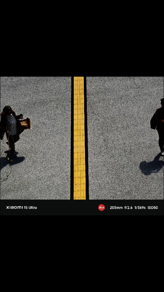 Instagram post by @davylinggar for Xiaomi. Caption reads: A photograph keeps a moment from running away.....