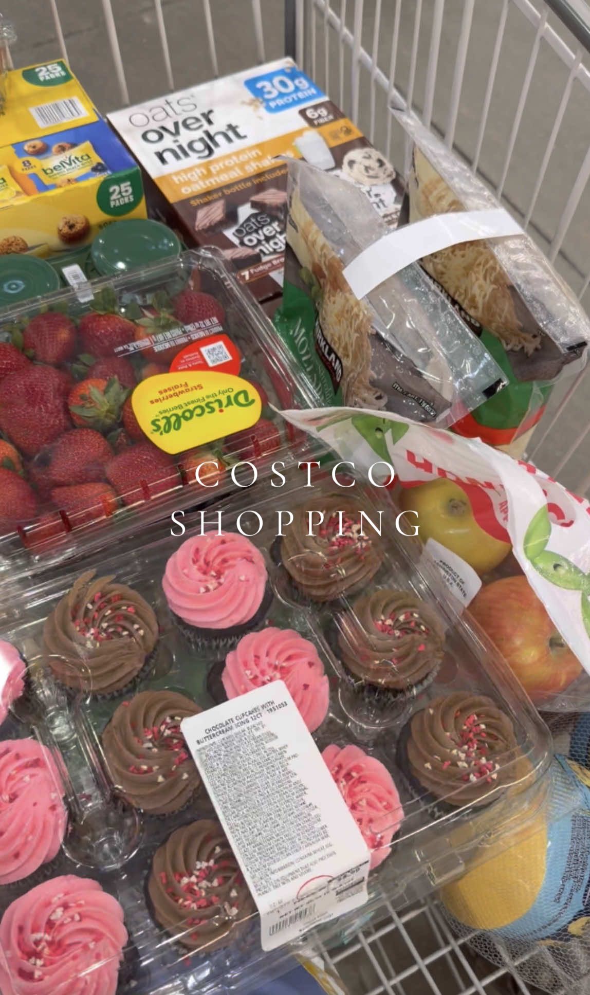 TikTok post by @kate_cleanhome for Oats Overnight. Caption reads: [...] family of 4! guess the total 🙈🥰🍓 @Oats....