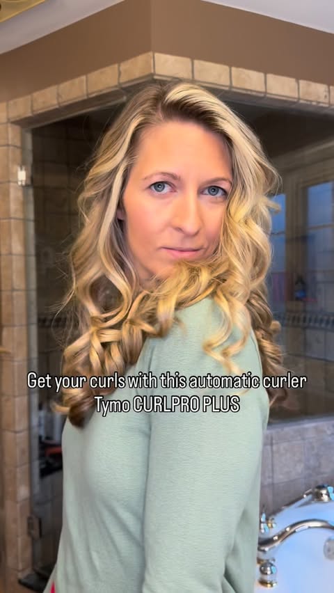 Instagram post by @_elysefrank_ for TYMO Beauty. Caption reads: I don’t always have time for a full glam routine…....