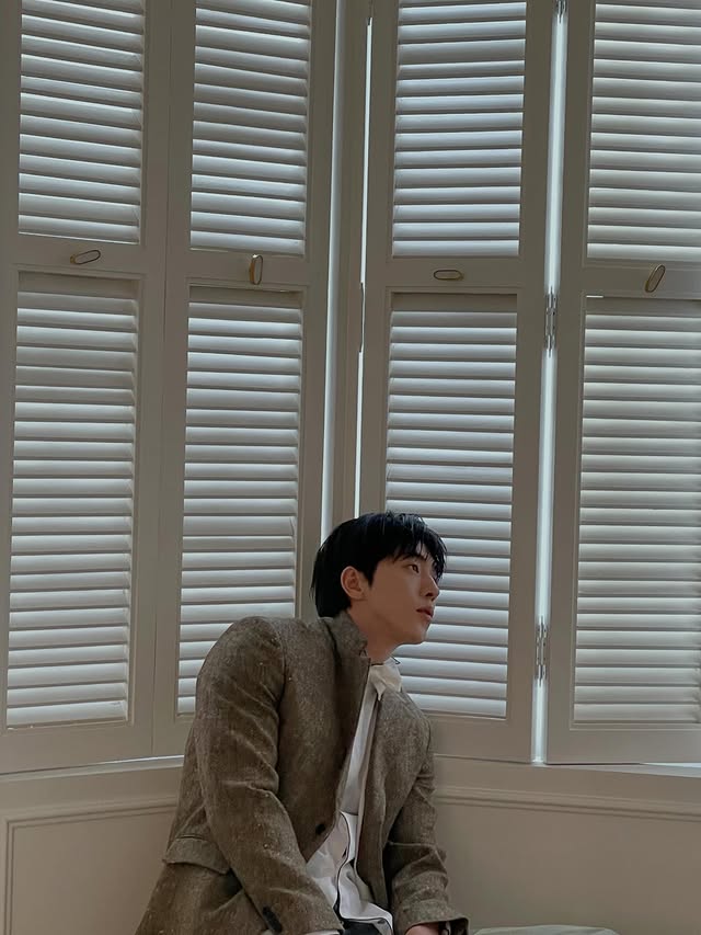 Instagram post by @skawngur for Dior. Caption reads: #Dior #DiorSummer26.