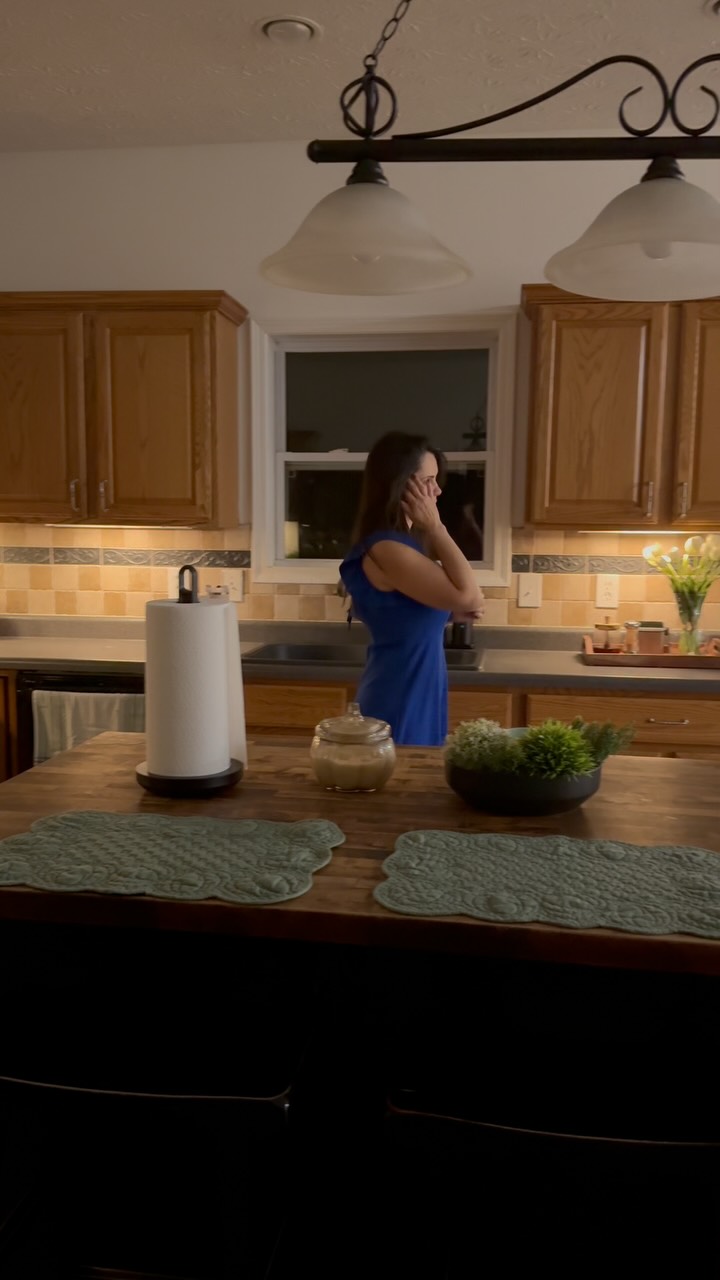 Instagram post by @cantinhonoseua for EZVALO. Caption reads: ✨ Light up your space with style and smart....