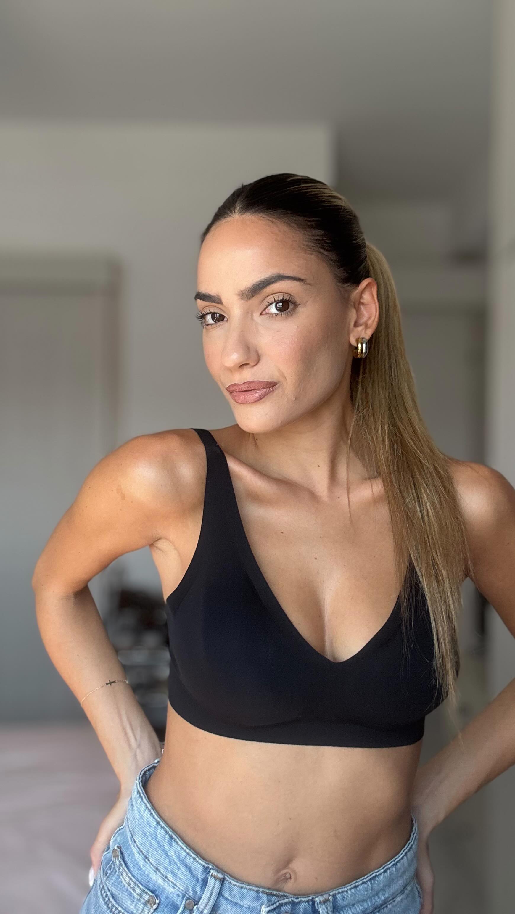 Instagram post by @irenekarantoni for Tezenis. Caption reads: Natural Lifting Bra☑️ #ad 
Seamless & invisible....